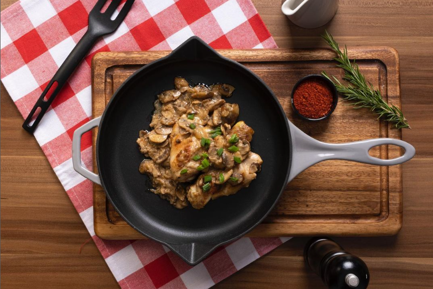 steaky-s-houbami v-litinové-pánvi